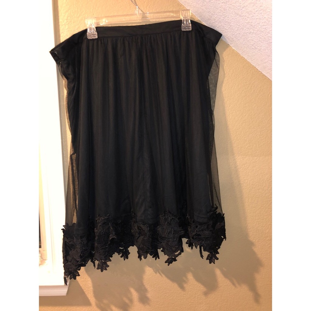 Forever 21 Knee Length Black Skirt 3X